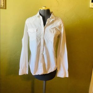 Gap White Long Sleeve Buttonup Shirt